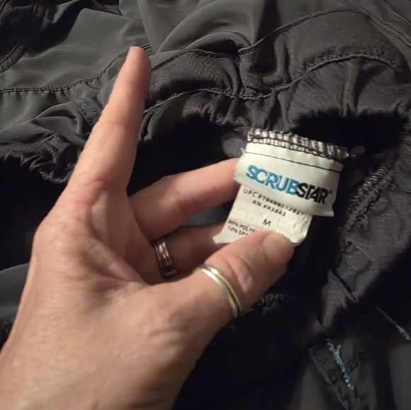 Gray V-Neck Scrub Set - Picture 4 of 4